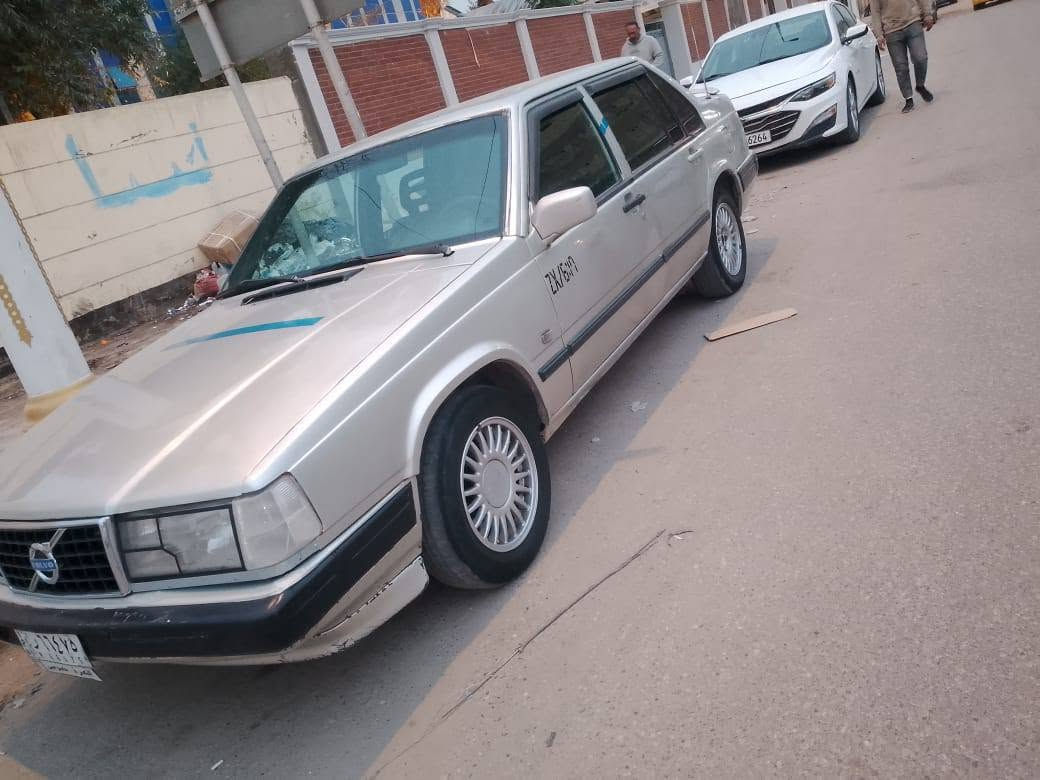 السلام عليكم
ڤولڤو 
موديل 91
خليجي
رقم بصره سنويه لل28 مداور ثاني يوم
كير اوتوماتيك 
جام كهرباء +قفل جام خلفي
غرفه جديده
(كير -محرك -تبريد  -كهربائيات) 
 سنتر لك شغال 
تخم تاير جديد +باتري جديد 
حداديته تخبل+ مطريات
 شباج مربعات
السياره جاهزه بيه نقوصات بصيطه
السياره بيه ضربه خفيفه جاملغ جه السايق   عندي سوناره موجود
#السعر ( 63 )وبيه مجال للشراي
مكان ناصريه
رجائا لا تعاملني بلتلفون مكلف بنشر
للاستفسار الاتصال على الرقم  صاحب السياره*********** مراوس بتكسي حسب قناعة
