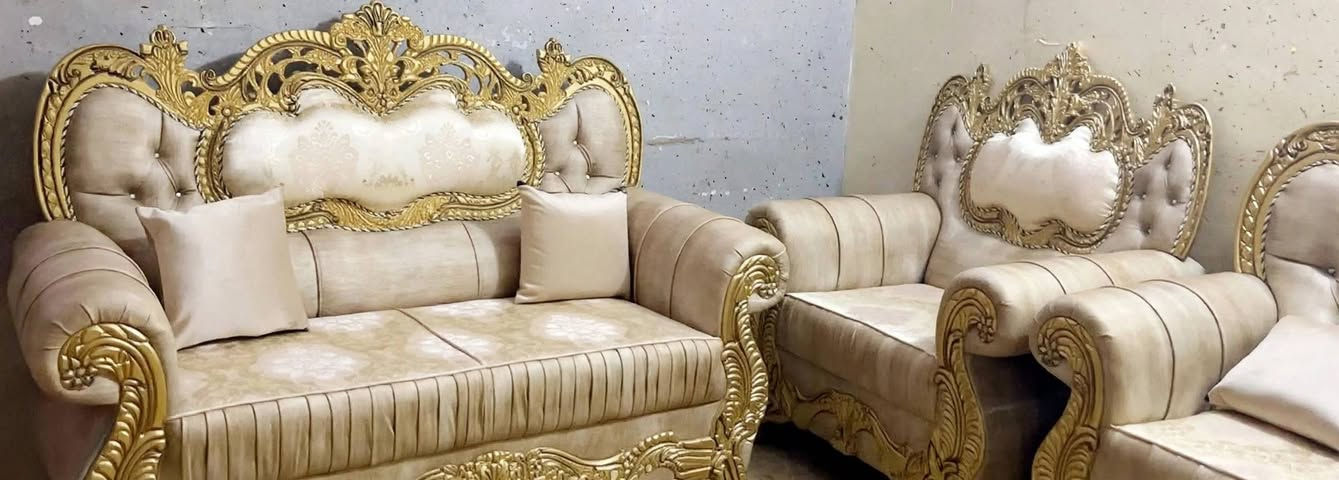 طقم ١٠ مقاعد • ملكي • تفصيل