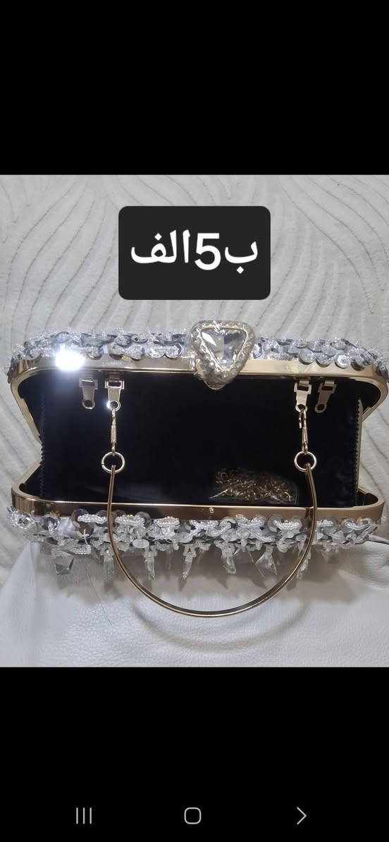 السلام عليكم يوجد توصيل رميثه فقط للحجز واتساب***********

نص مكتوب في الصور:
- ب 7 الف
- 40
- 41 ب 8 الف
- ب 5 ألف
- ب 5 الف
- ب 7 الف 42