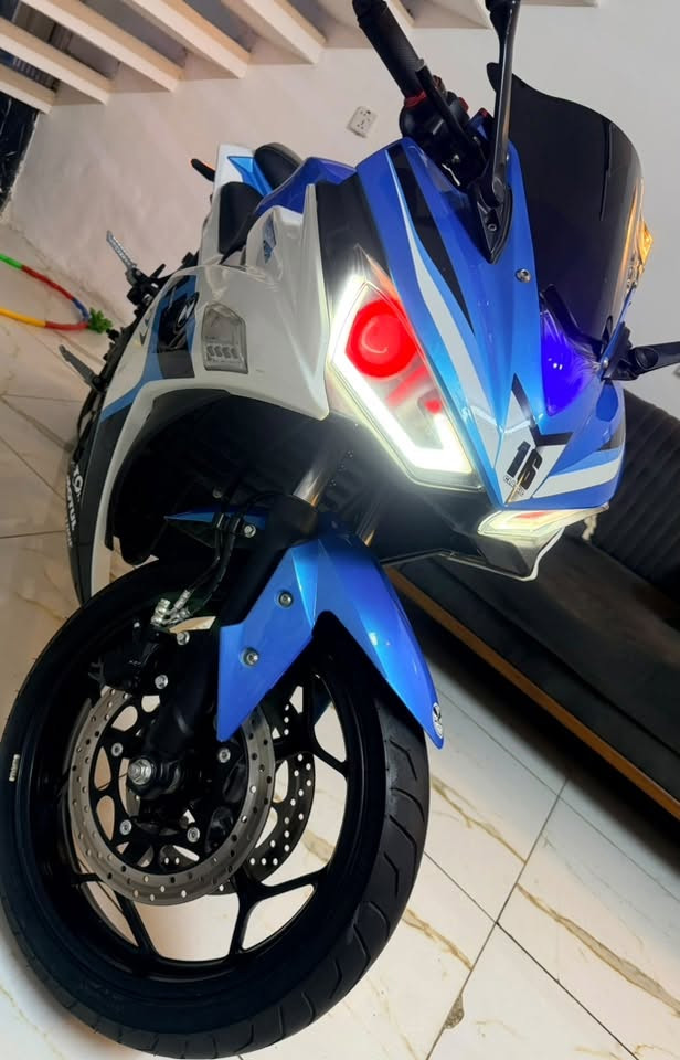 دراجه كهربائية  ( ريس شحن)
شكل Bmw
انارة LED  اماميه واشارات جانبيه وخلفيه  
منظومة البريك هيدروليكية دبل دسك
شاشة رقمية lcd دجتال 
قدرة المحرك 3000 w 
بصمة ومفتاح عدد 2 
مريحه وسلسة بالقيادة 
ونصبتها بعد احلى من الصور 
مشتريها ب3300.000
ابيعها ب 1900.000
مكانها بغداد الحارثيه 

***********
