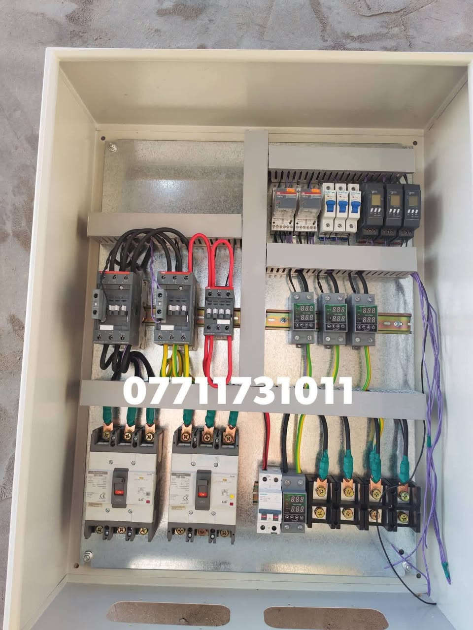 للتأسيسات الكهربائيه
مستعدون لتأسيس الدور والمباني بكافة اشكالها في محافظة البصره 
نشر شبكة السقف
تنزيل  النزالات وتثبيت البوكسات
سحب وتسليك الوايرات
ربط وتشطيب نقاط وانارة المنازل وغيرها
دقة العمل وسرعة الانجاز  وحسب الطلب 
للاستفسار (***********) وتساب واتصال.
