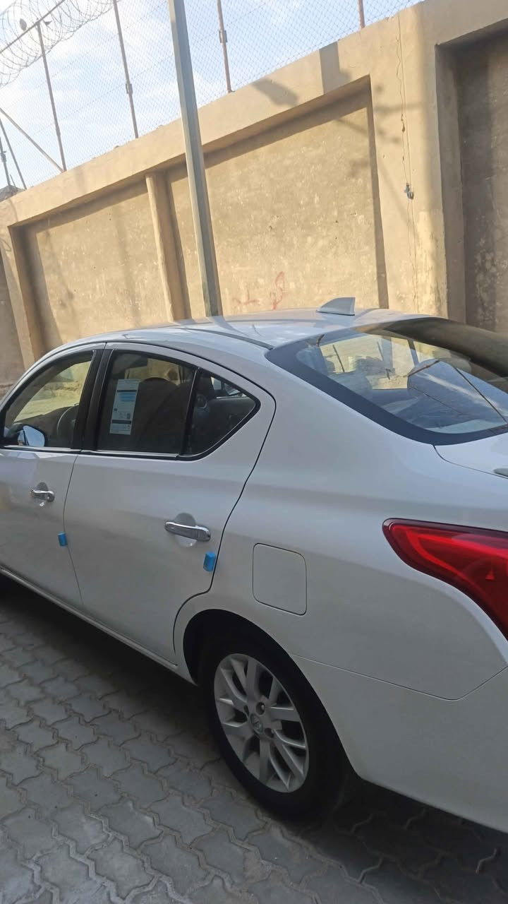 سيارة نيسان سني هندي فول مواصفات تبريد قطعتين جام كهربائي بليته زرگه سياره نظيفه وتعبان عليها 
بصره براضعيه هاتف***********
*********** Singapore
