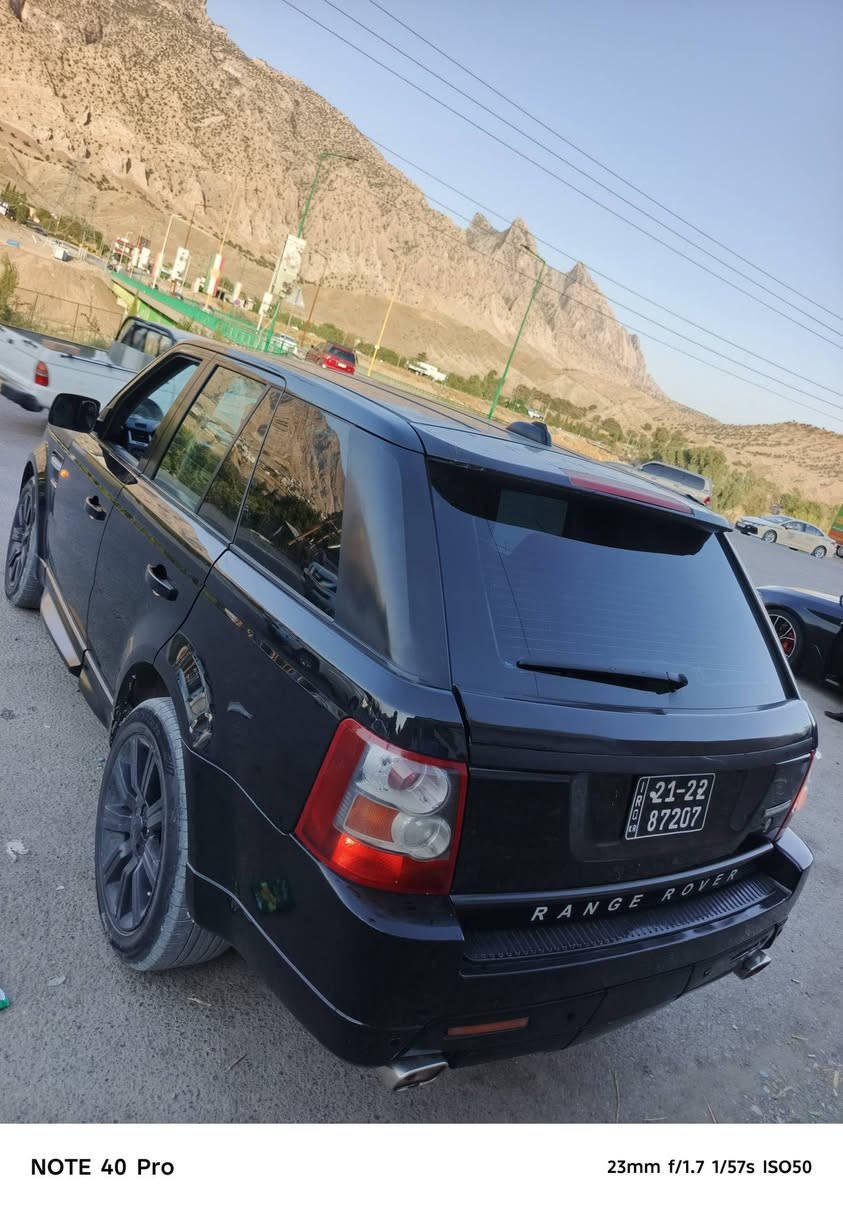 ڕەنج ڕۆڤەر  ساخ ساخ مۆدێل ٢٠٠٩ بێ بۆیاخ  کۆدی بۆ کراوە  ٨ پستۆنی سۆپەر 
مواسەفات فول فول بەس سڵاید نیە 
گێڕو مەکینەو کارەبایی  و تەبریدی ساردو گەرم گشت گیانی بە شەرت کوشن جلد بێ دڕاوی 
چوار تایەو ویلی لۆک لۆک

***********

نرخ ٥٧ گه لا و معامله
