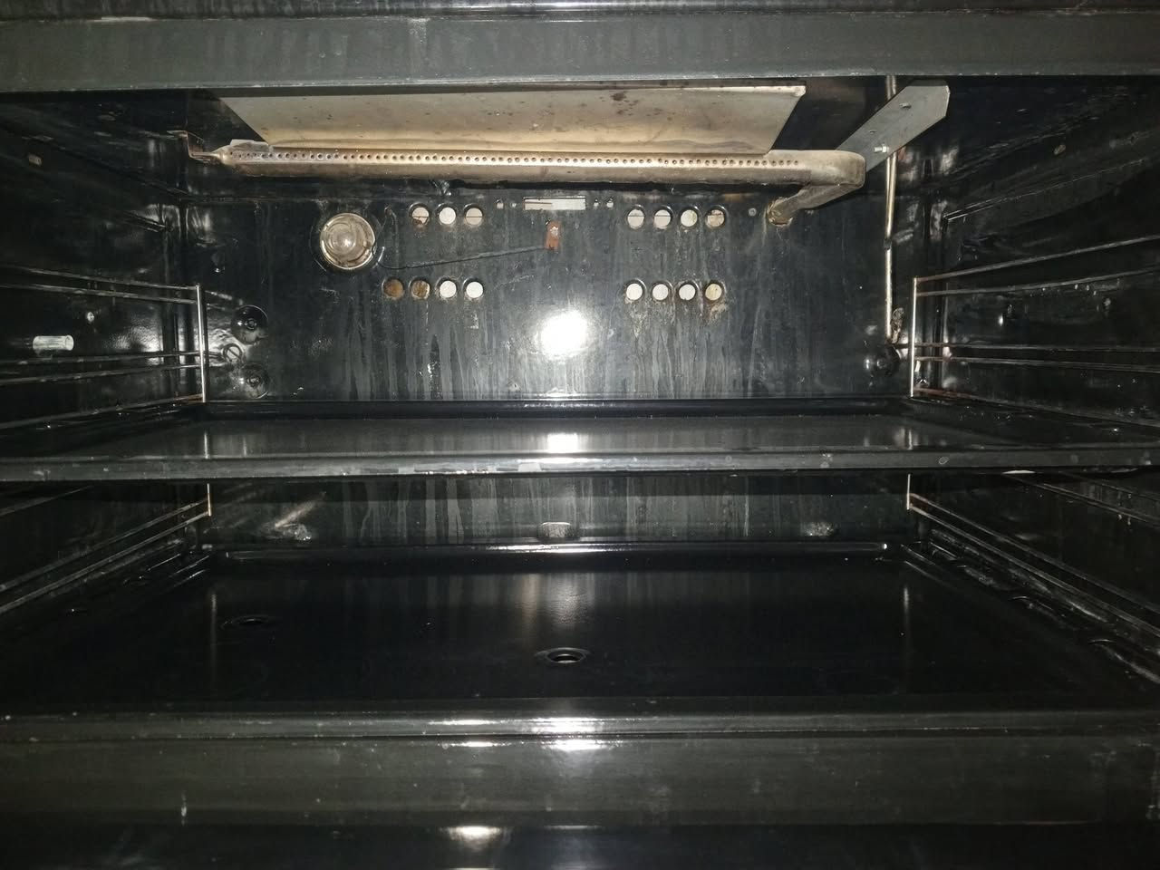 سلام عليكم طباخ  وفرن شغال للبيع لسعر 275 وبي مجال بسيط نارة زرگه  بلادي نضيف كلش العنوان ناصريه سوق الشيوخ 
***********
