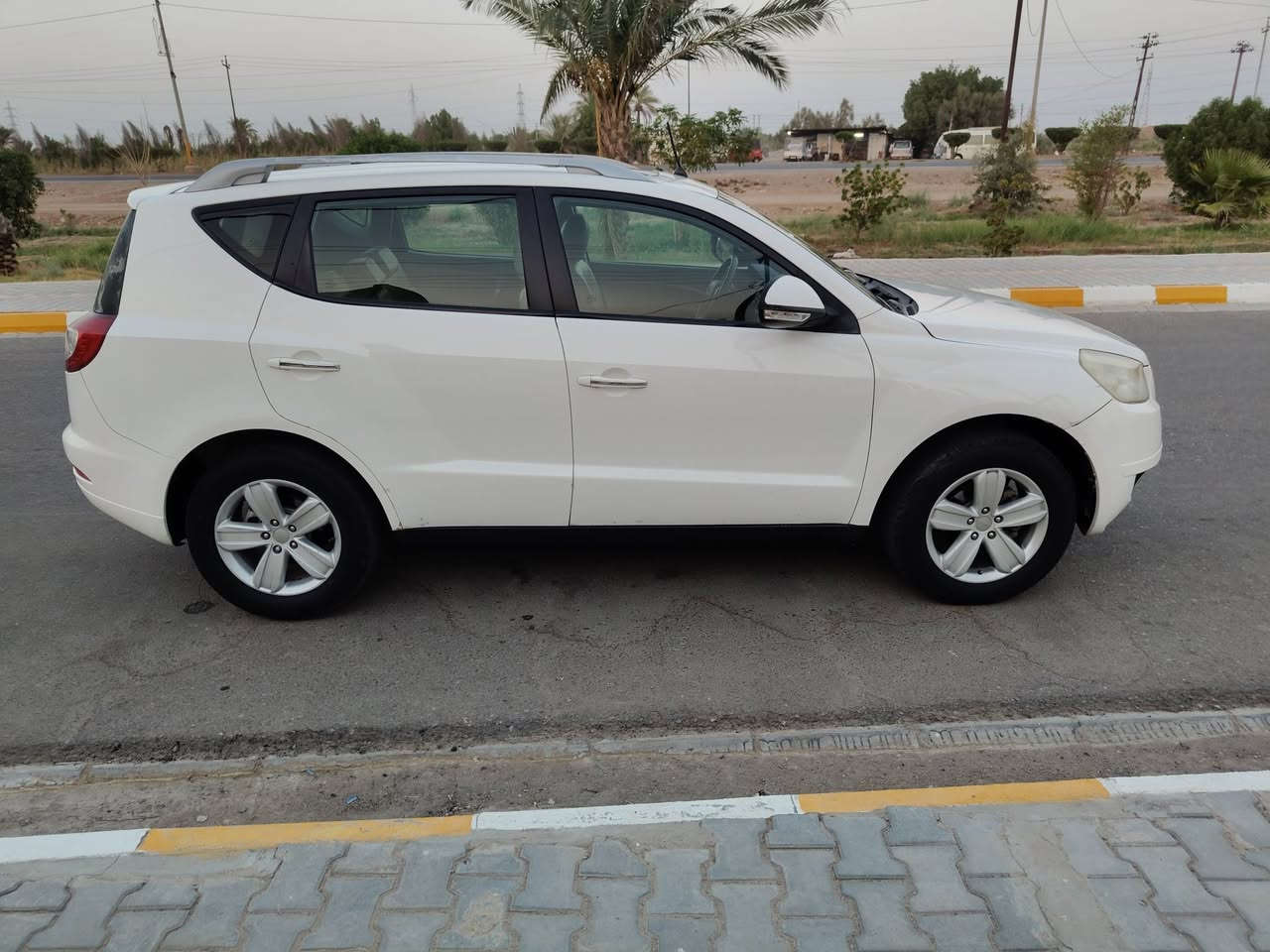 السلام عليكم 
جيلي امكراند  رقم واسط اسمي مشروع وطني تحويل مباشر محوره مكينه وكير كورلا مكينه وكير مكفولات 
السياره كفاله من الضربه والصبغ جاهزه من تبريد ثلج تخم تاير جديد حداديه خلفي امامي جدد كهربايات كلها  شغاله  سياره نضيفه وجاهزه المكان واسط قضاء الحي السعر 62 وبيها مجال 
***********
***********
