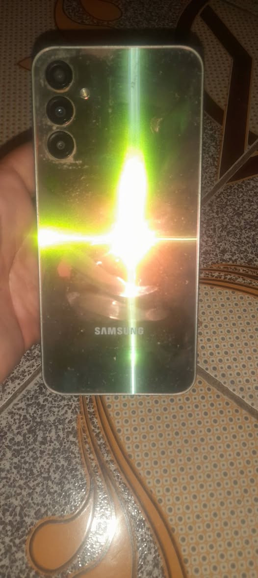 جالكسي A24 • جديد • شرطة رابعة