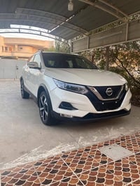 نيسان روج موديل 2020 موصفات SL ماشي1000 الف  لون ابيض  فول فول مواصفات...