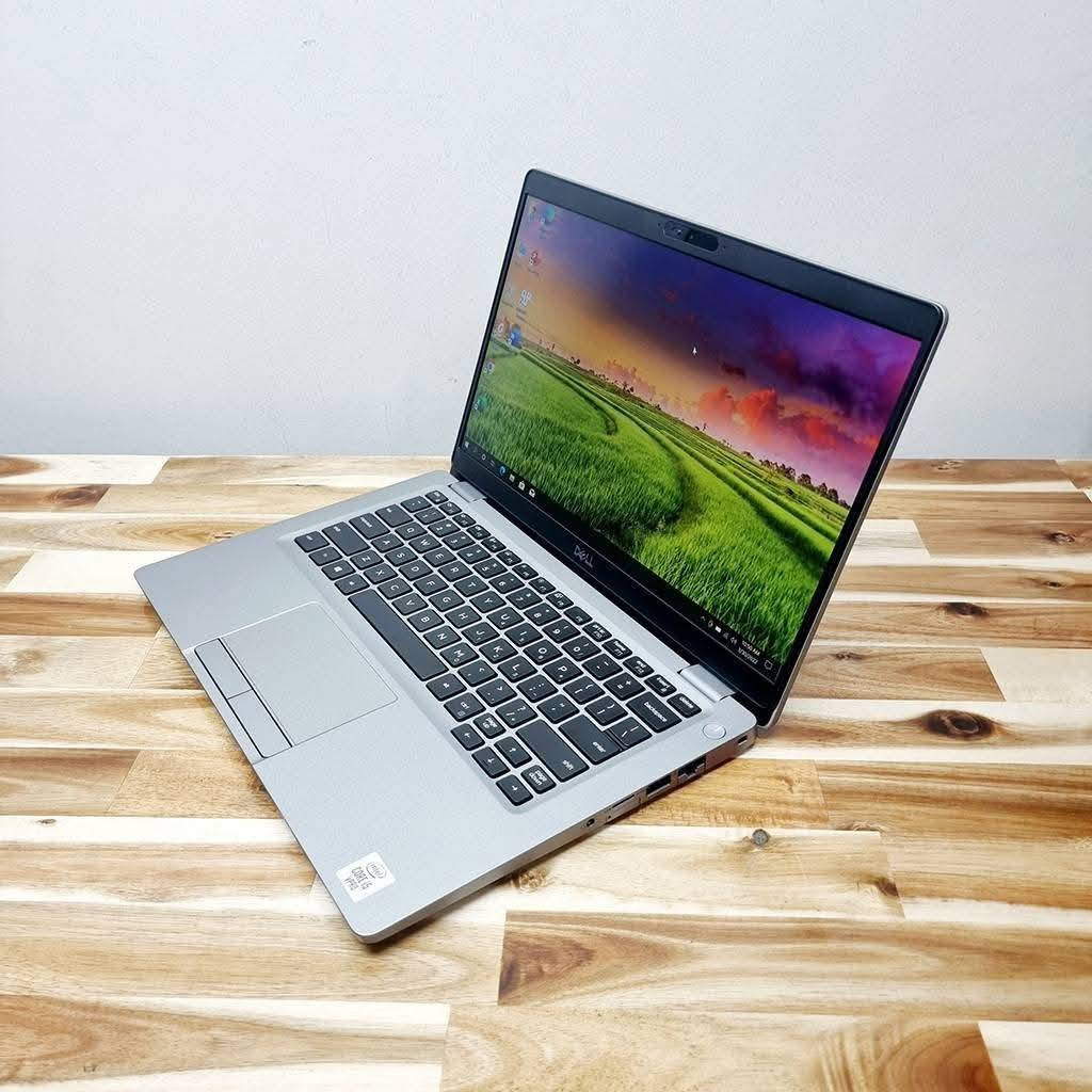 لابتوب من شركة  DELL
المعالج:Intel Core i5  من الجيل العاشر 10th

الذاكرة العشوائية (RAM): بسعة 8GB

الهارد : من نوع SSD السريع بسعة 256GB

الشاشة: بحجم  14 ips   بدقة Full Hd  

ملحقات الشاحن الاصلي  مع ماوس

مناسب للأعمال المكتبيه والعاب متوسطة

متوفر واتساب ***********
