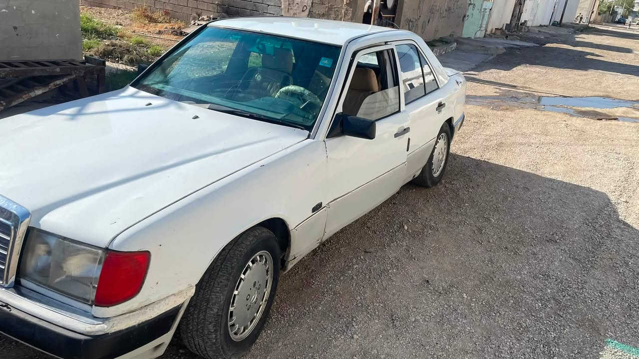 السلام عليكم مارسدس دب كير محرك بطه 3000 كير محرك بشرط وتحويل من الشرعي للاستفسار *********** مكان السياره كركوك السعر 35
