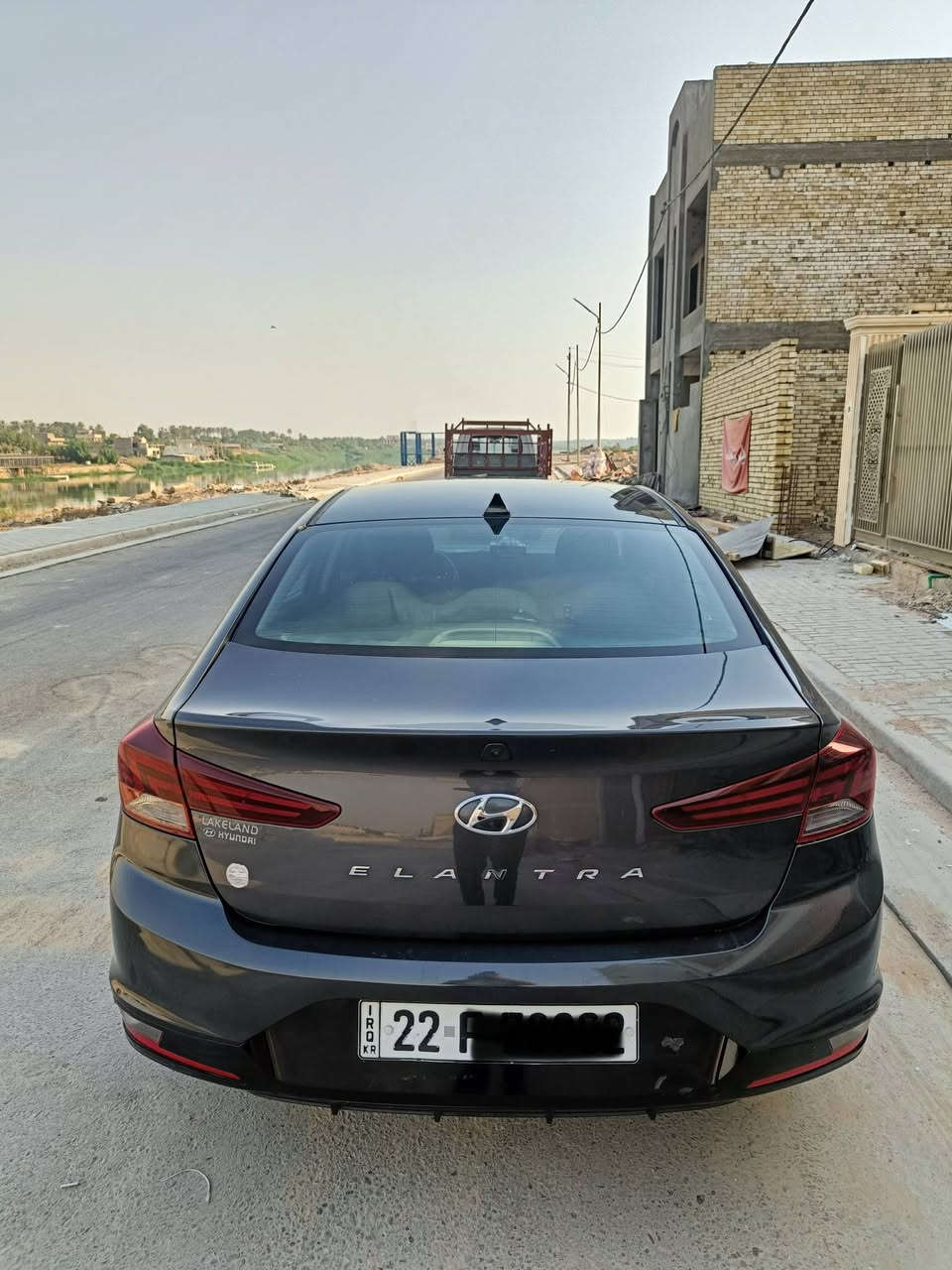 النترا  وارد امريكي
مـوديـل \ 2020 
رادرات جانبي امامي •
توقف ذاتي 
نقطه عمياء 
تحديد مسار•
ثلاث وضعيات قياده •
لايت زنون عالي ناصي زرع عدسات 
شاشه كبيره كامره دوره •
مانع انزلاق• 
تحكم ستيرن جهتين •
شاشه صغيره للأعطال•
ويل كب •
-نضام البريك ABS •
4 دسك•
حساس لضغط الأطارات بالدشبول•
مكينه دوش 2000 المرغوب 
لاتبخير ولاتنقيص ع فحص 
گير بلادي ع وضع شركه 
 تبريد ثلج 
شواصي لغود كفاله 
ماشيه 114 الف ميل 
رقم اربيل دولي باسمي 
تحويل ثاني يوم 
سياره كل نقص مابيها  
 بيها منضومه غاز جديده ايطاليه 
صور حادث مرفقه بالمنشور
السعر .  115  وبيهة مجال 
مكان السياره بغداد الكرخ / هاتف ***********
