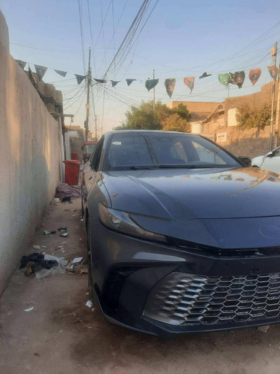 السلام عليكم للبيع كامري 2025 هايبرد + بانزين السيارة رقم بغداد الدولي فول موصفات ما عده فتحه بصمه شاشه تحكمات ستيرن جهتين لون مميز سمنتي حادث صفحه اليمنى مصبوغه + الغد الايمن تعمير السيارة اني عمرتها على ايدي وما كملتها بقت على النص يرادلها مشط + جكمجه + فرس مال كير + بطانه مال باب + شاشه واكو فيشتين بل محرك ما مربوطات 
السعر 110 وبيها مجال العنوان بغداد الزعفرانيه 
للبيع او مراوس حسب القناعه 
*********** ابو كيان
