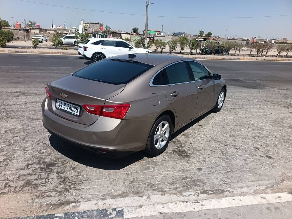 ماليبو مديل ٢٣ سياره جديده كلش مكفول من صبغ والتبديل بيه بارد شي قليل تحويل بصره بسم صديقي ماشيه ٤١ الف فقط السياره جديده رقمي *********** البصرة, العراق
