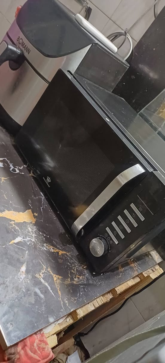 مايكرو وقلايه هوائيه جديدات ثنينهن ب ٣٠٠
