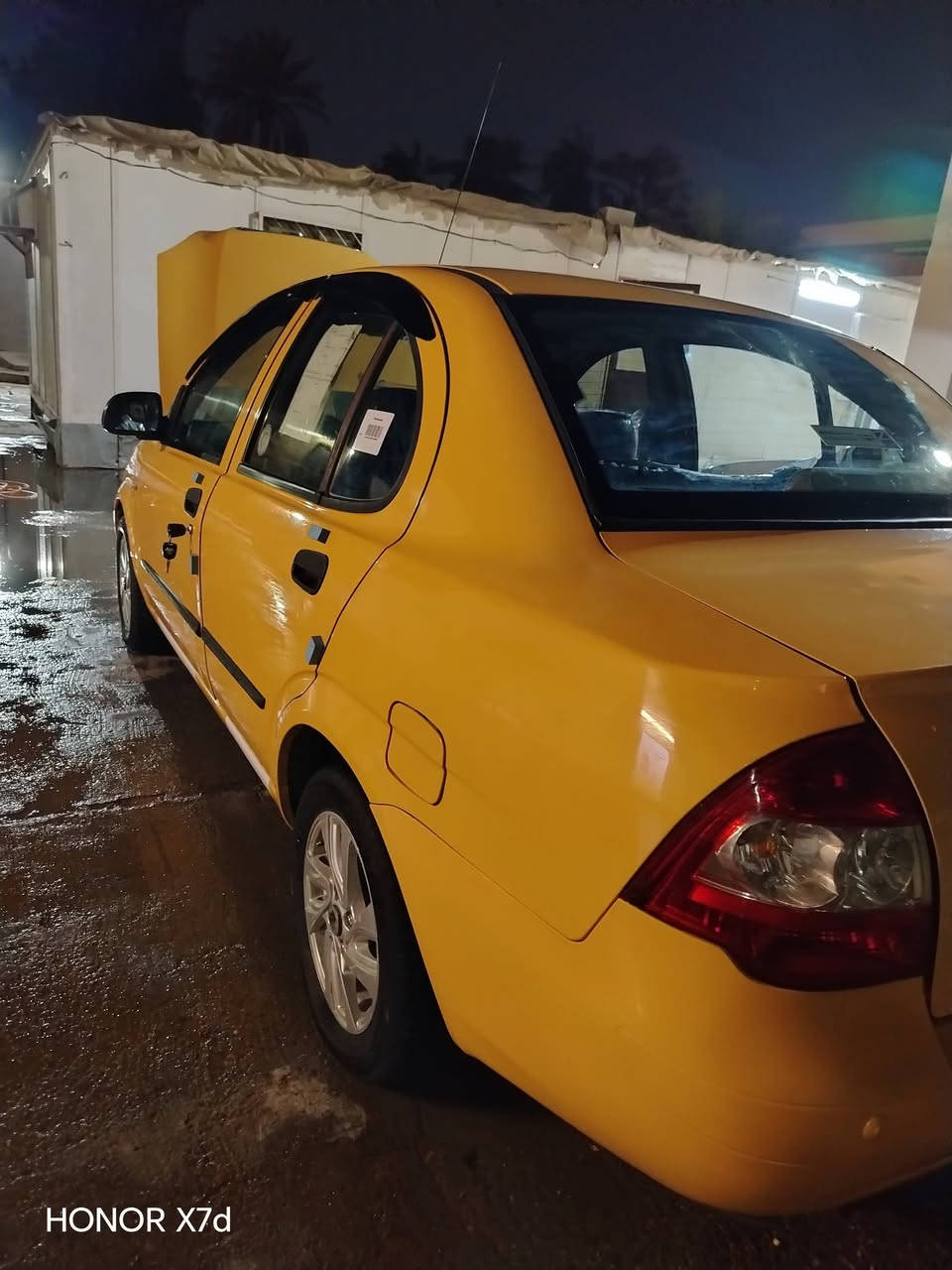 طيبه موديل ٢٠١٧ للبيع رقم بغداد  انكليزي بأسمي شرط التحويل سياره جديده كير مكينه صدر تخم تاير تبريد غرفه جديده سياره جاهزه من كل النواحي العنوان بغداد بوب الشام *********** مصفره هيئه وغرامات سنويه جديده السعر 49 وبيها مجال

نص مكتوب في الصور:
- HONOR X7d