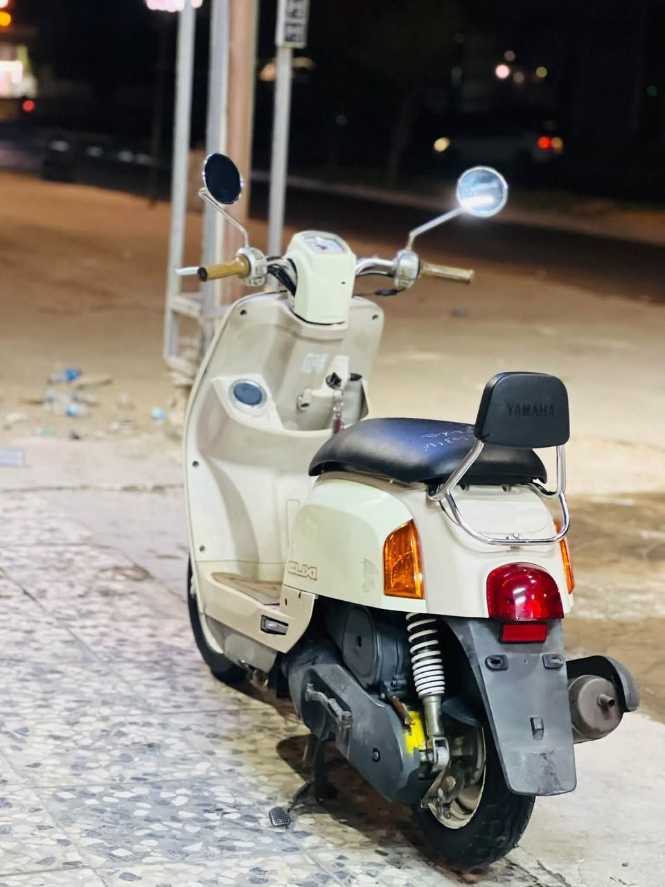 للبيع كفاله عامه صار 18 يوم من نازله حاويه سعر 1350 وبيه مجال بسيط  ختم واحد وضمان من لويل للويل وماكوً شي سمه ميشتغل بيه مكان كربلاء حي لحر لاستفسار *********** وخاص متواجد
