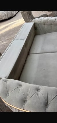 كنب • صالون