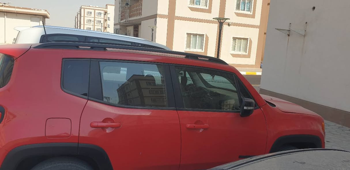 سيارة رنكيد موديل 2023 فول ماعدا الباموراما
لون احمر دم الغزال

محرك 1300 تيربو
ماشية 20 الف فققققققط
جديدة بمعنى الكلمة شرط ريحة الشركة بعدها بيها 
تبريد ثلج. 
فور ويل
كاميرات خلفية 
بصمة تشغيل
التشغيل عن بعد
شاشة كبيرة اندرويد
ضربتها فقط خشم مدكر
غرفة السيارة لون اسود 
سيارة جديدة بمعنى الكلمة 
وللعلم هواي بيها بعد مواصفات  
السعر 105 بيها م@جال قليل اذا شراي
للاستفسار الاتصال على الرقم التالي 
***********
مكان سياره بصره

نص مكتوب في الصور:
- 6:44 6 / 13 Search by VIN or Lot # en Catalog / JEEP / RENEGADE / 2023 Jeep Renegade Latitude 2023 Jeep Renegade Latitude vin: ZACNJDB18PPP44348 Jeep 4x4 All photos in HD quality On-line chat 2023 Jeep Renegade Latitude Red vin: ZACNJDB18PPP44348 autohelperbot.com