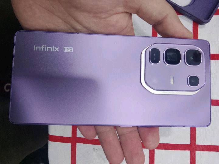 انفنكس نوت 50 برو بلس 5G
ذاكرة 256 رام 12+12
بعدة بالضمان اخر شهر
120فريم الالعاب
بطارية 100 كامل ملحقات
مراوس مع ايفون فقط