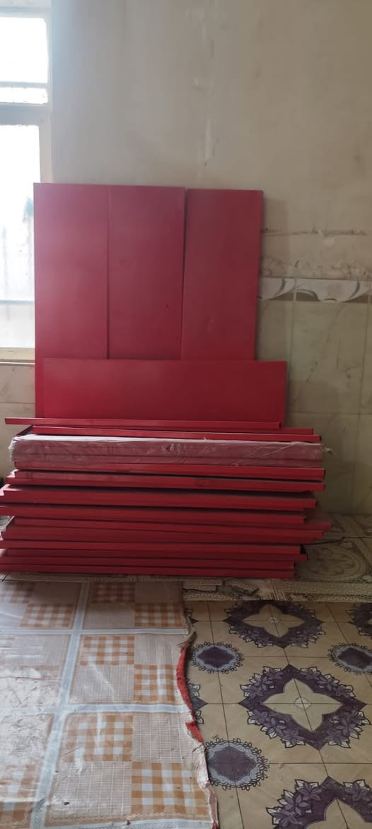 رفوف جديدات سعر ٨٠٠
+964 782 741 1713
