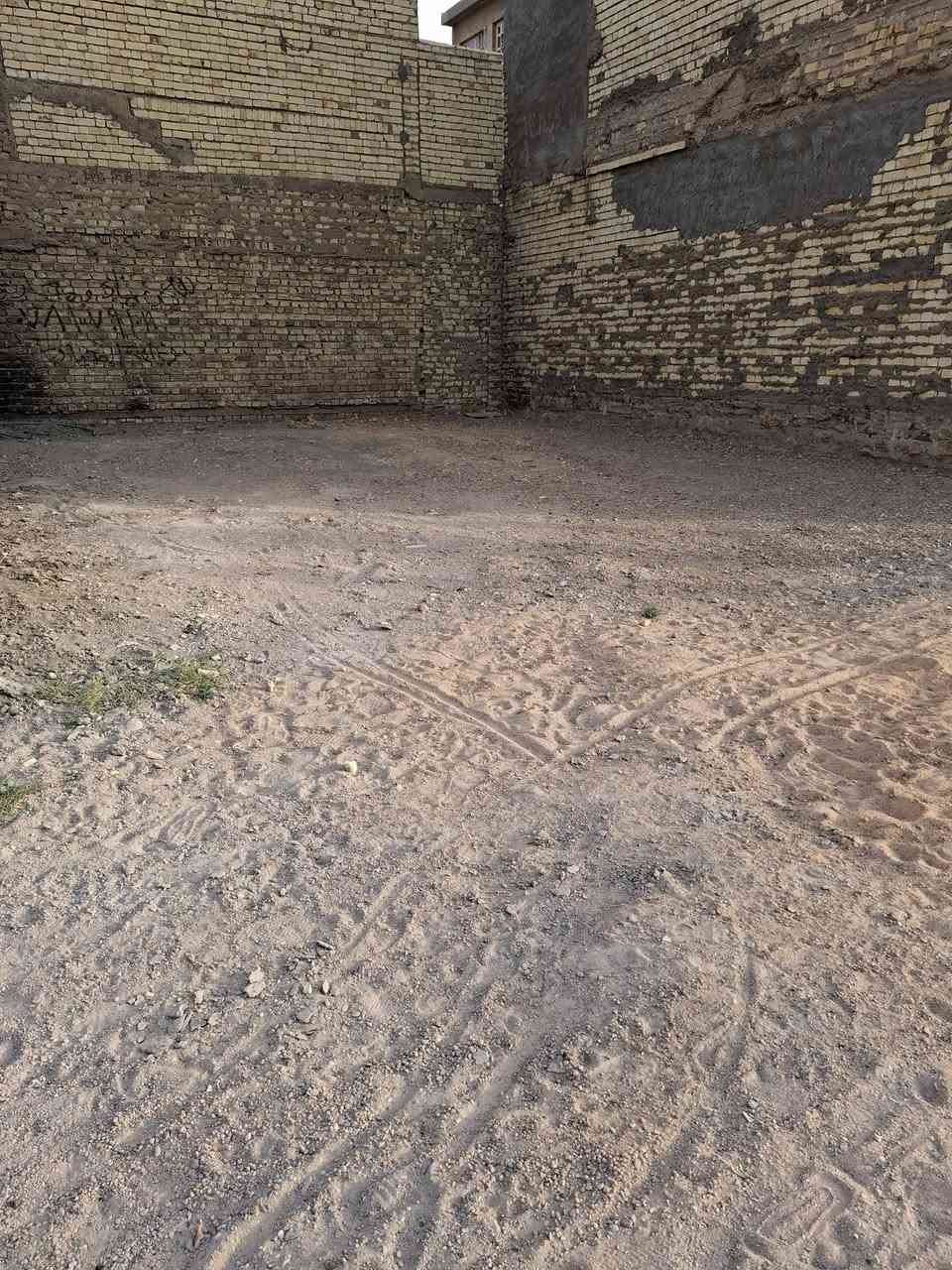 للبيع قطعه مساحه ٧٥م واجه ٧ونص نزال ١٠ طابو صرف حي الجهاد ديوان الأصيل الاتصال على الرقم ***********
