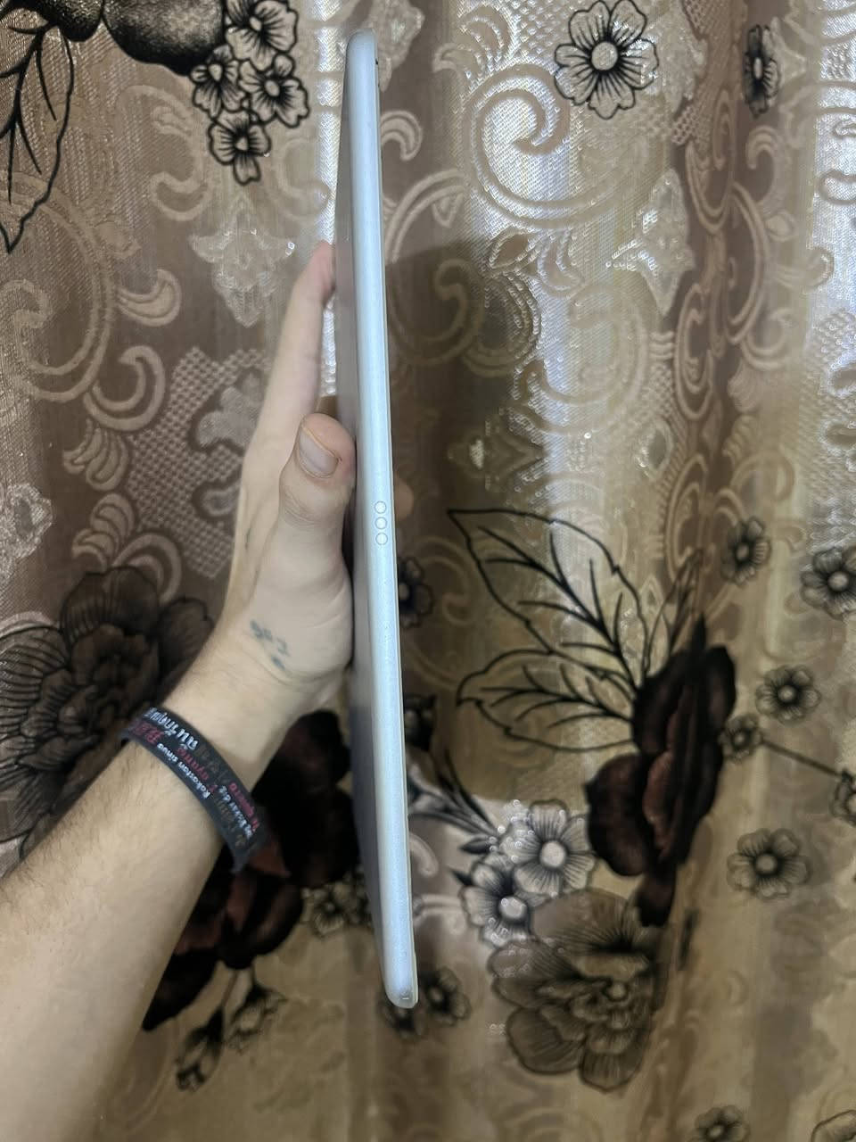 iPhone iPad 8
الذاكره 128
مبدل فقط كلاس 
كل شي شغال من بصمه وقلم ويفيد للدراسه 
يجي ويا شاحنة اصليه من شركة ابل وقلم 
ضمان 6اشهر 
السعر 140
للتواصل واتساب 
***********
