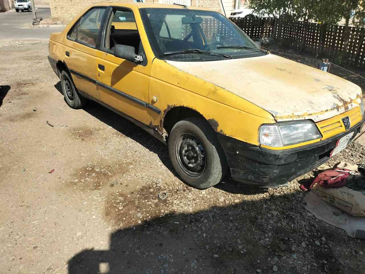 سلام عليكم للبيع  أو مراوس بسايبه بيجو روى كير ومحرك ونجي 4سلندر نضاف  تبريد شغال سنويه مجدده ل 28مكان السيارة حي نهاوند ابيع كوم حديد  ***********
