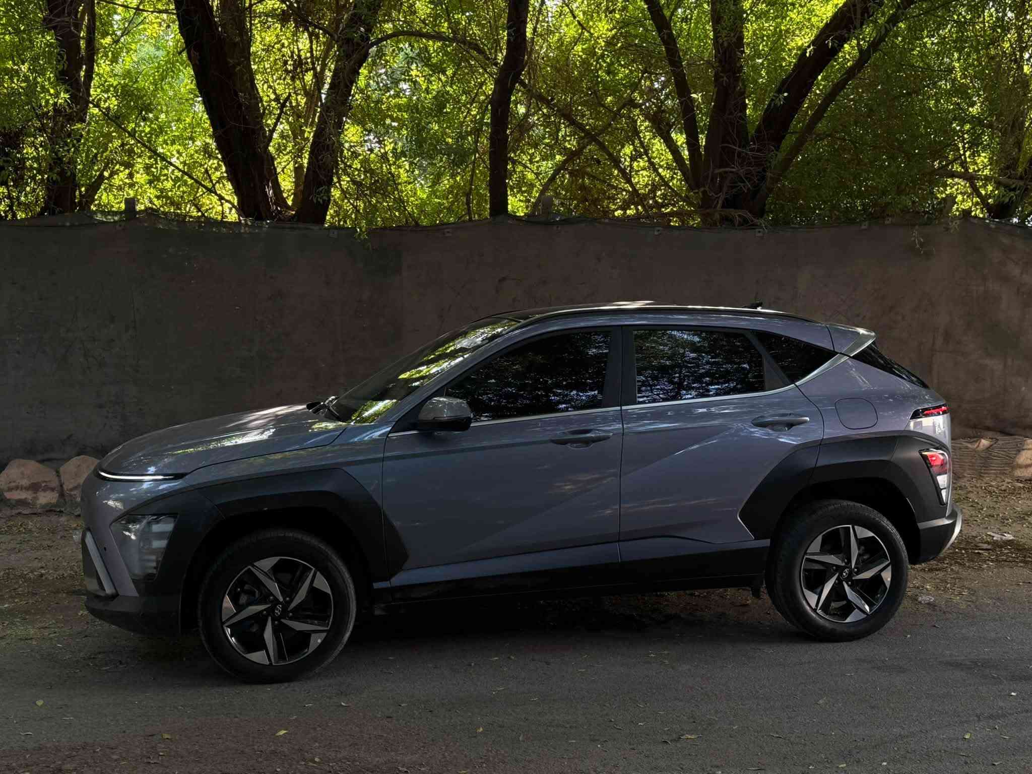 Hyundai Kona| كلين تايتل
موديل 2025-15,000MI
 سياره فوول واحد على واحد 
حادثها فقط دعاميه بدون تبديل بدون صبغ 
 (سعر)PRICE:15,300$
PHONE NUMBER:***********
