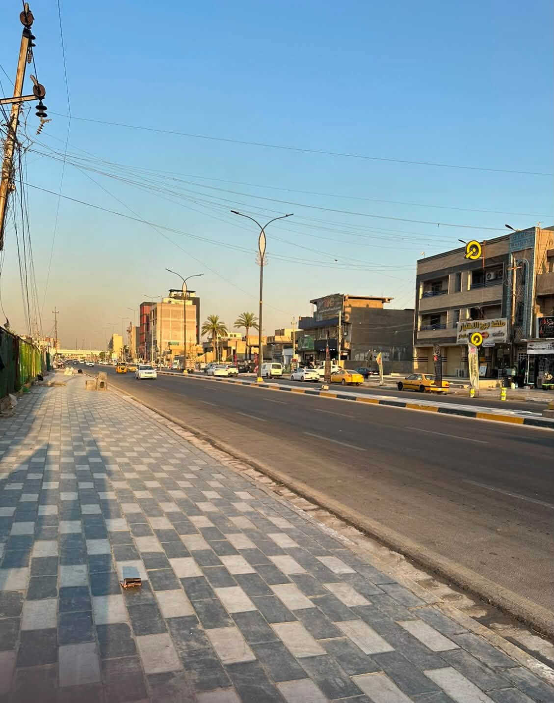 السلام عليكم 

بيت للبيع مساحة 100م الواجهة 5 النزال 20 بناء 

سنة 2022 الطابق الأول أستقبال +صالة + حمام + غرفة نوم 

الطابق الثاني غرف كبيرة عدد 2 +صالة 

 العنوان : البلديات شارع الحشد منطقة 3الأف 

السعر 335مليون 

للأستفسار ***********
