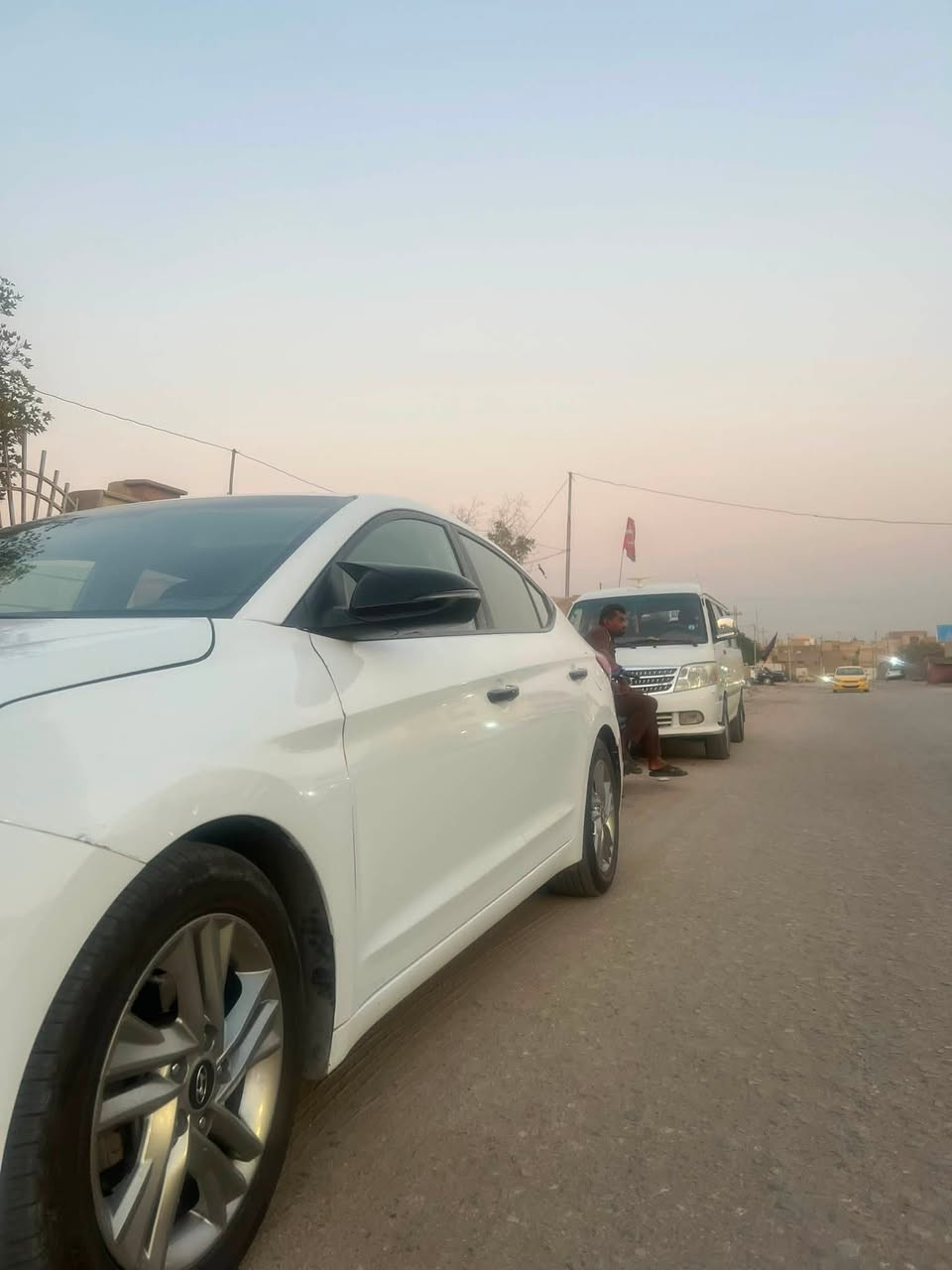 سلام عليكم
النترا مديل 2020 وارد امريكي 
 مراوس كورلا هايبر او النترا هايبر (اي نوع سياره هايبرد )
فول 1/1
فتحه
بصمة ابواب 
ترحيب شاشه 
نظام كار بلي واندرويد اوتو 
حساسات 
رادار 
كامره خلفيه
سياره فول بمعنى الكلمه 

ضرر جاملغ امامي الايسر صبغ كد شبر +بنيد مبدل +بيه طخات موضحه بالصوره 
 رقم ذي قار 
عنوان ناصريه مركز 
***********
