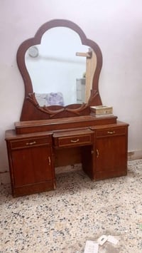 للبيع • غرفه اخشاب