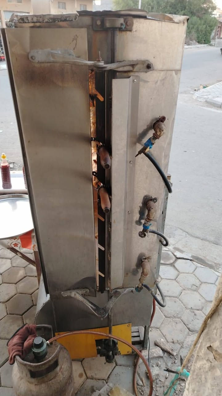 غراض محل دجاج شوي للبيع
مكانهن واسط نقل موجود
للأستفسار ***********
