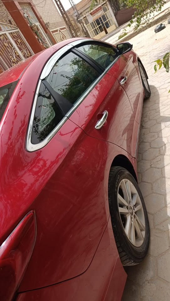 سوناتا موديل17 وارد امريكي محرك2400 حادث امريكا جنطه وبلعراق بيهه طخات ابيع صبغ حزام السعر90وبيهه مجال بدون ايرباك وبدون ضربه داخليه عايزه فقط تبريد  استفسار***********
