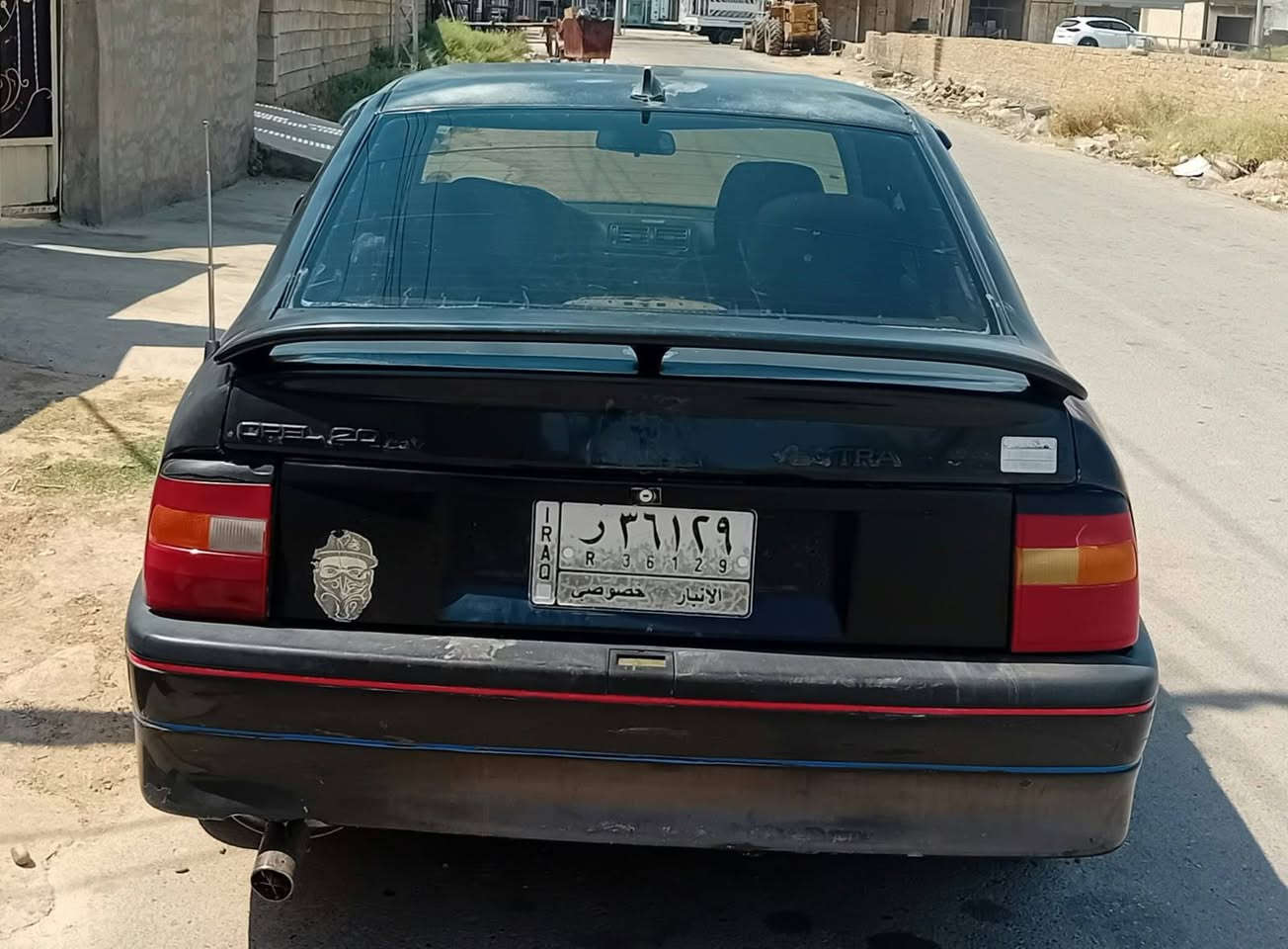 سلام عليكم اوبل فكترا رقم انبار ألماني شرط التحويل راعيها بتكريت كهربائياتها كلها شقاله كير ومحرك شرط رياضي  صدر جديد تواير جدد السياره احلا من الصوره السعر 25 وبيها مجال ويرهم مراوس رقم الهاتف ***********
