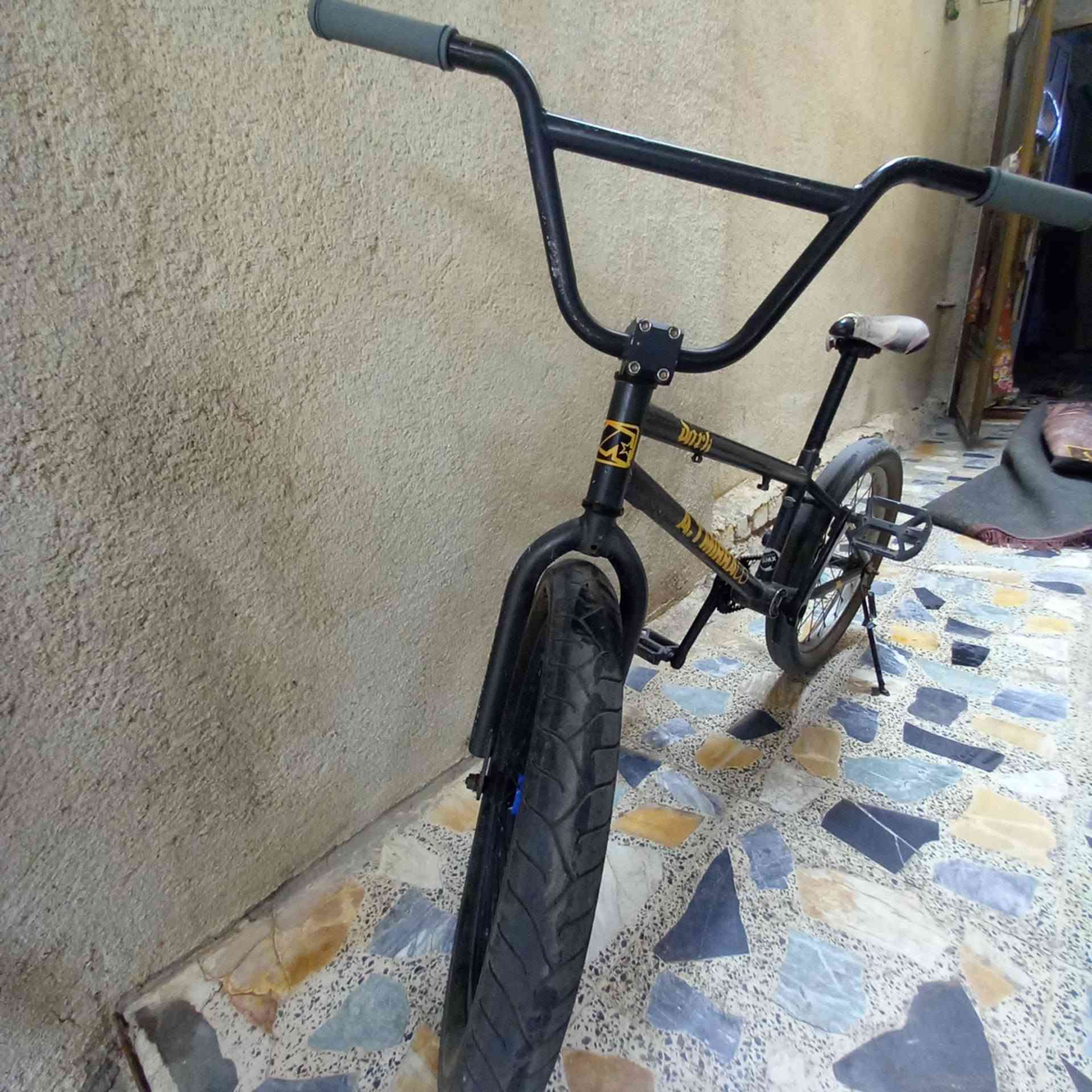 بايسكل BMX • نضيف جدا • قابل للشراي