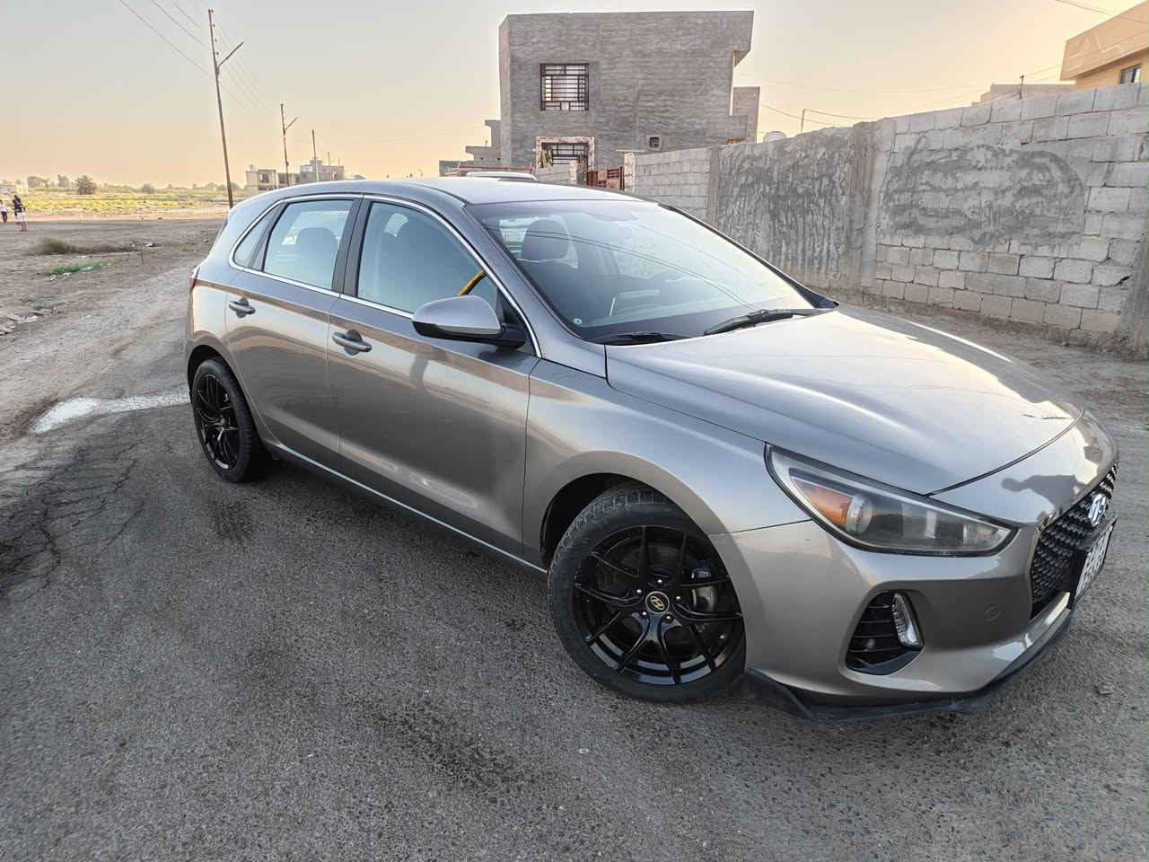 سلام عليكم الانترا GT رياضي للبيع أو مراوس ب نيسان سني 
سياره مرتبه فول مواصفات 

تبريد ثلج 

صدر أمامي 100/100

صدر خلفي 100/100

تحكم ستيرن

ويل كب 

شاشه كامره خلفيه

سياره 1/1

ترايها يخبل سياره مال جناي 

سعرها 105 وبيها مجال 

سياره أحلى من صوره

مكان بغداد حي الجهاد 

رقم الهاتف***********

