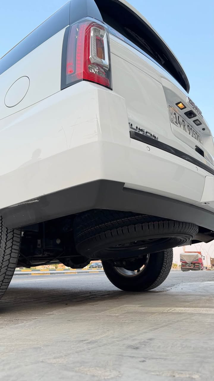 يوكن GMC خليجي وكاله المنصور ماشيه 100 كفاله عامة رقم بصرة سنويه ورقم وهزه كله جديد بدون اي نقص 
***********
*********** البصرة, العراق

