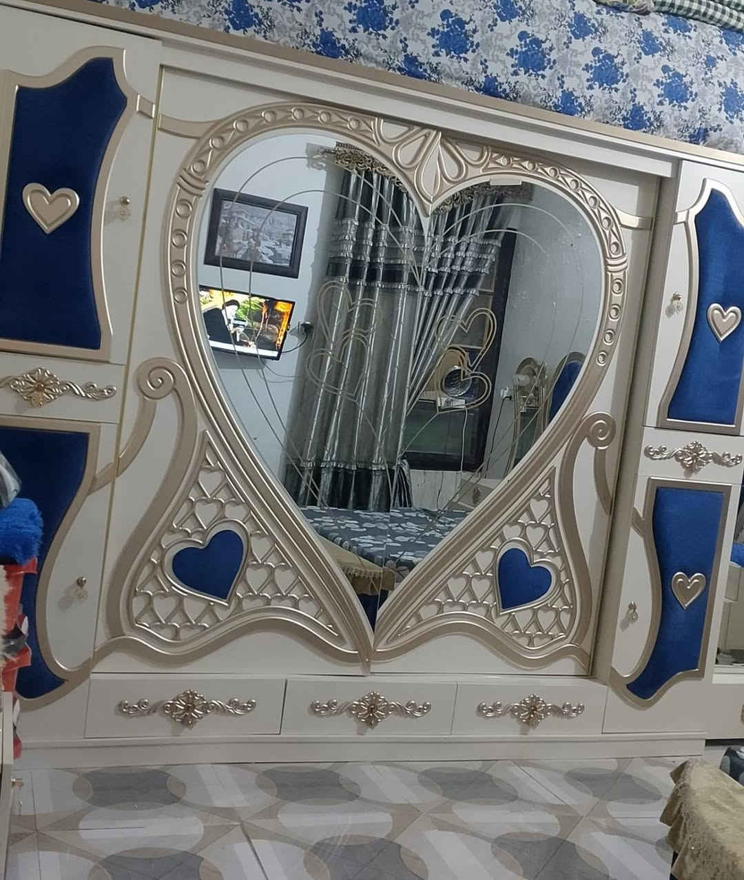 غرفه تركيه سبع قطع نظيفه مكان ديوانيه ***********

