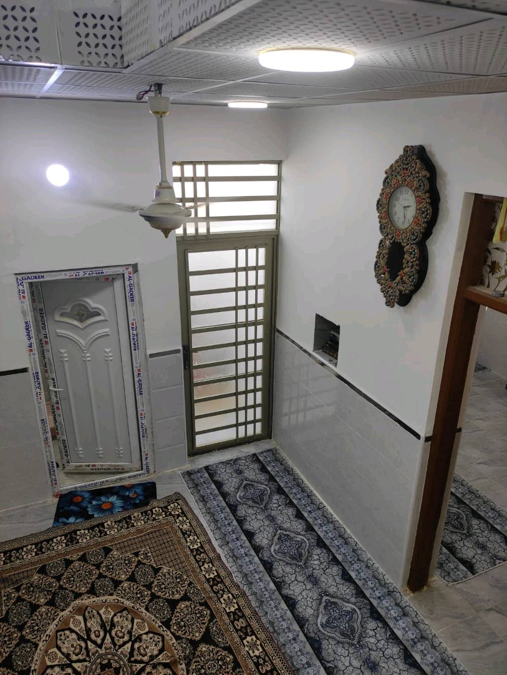 دار للبيع 100متر زراعي نيسان سكلة الكرعاوي وره مولدت صدام شارع 10متر غرفتين وصاله وستقبال مطبخ وتخاريج البناء طابوق الأساس وسقف صب شركه الستفسار راسلني