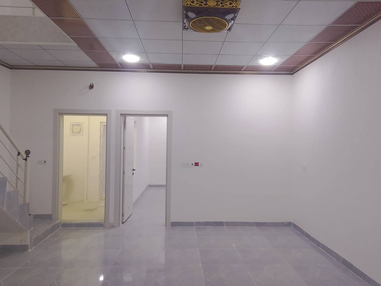 بيت للبيع توله فروش خلف مول مرواري مساحه120متر مربع(طابو زراعي)    بناء طابق ونص حديث جديد طالعين منه العمال الطابق الأول غرفة نوم1
استقبال مطبخ
حمام صحيات 
الطابق الثاني 1غرفة نوم
صاله
كاشي سيراميك سقف ثانوي موقع بلبدايه صاير السعر65مليون وبي مجال رقم الهاتف***********
