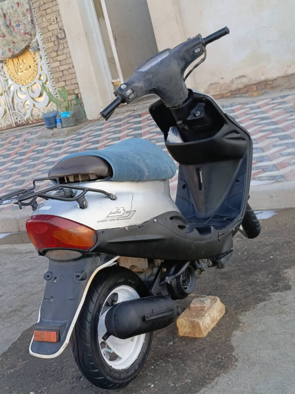 دراجه 9 مفتوحه كهربائياتها شغاله من طول للطول بك لايت لايت امامي زنون شغاله دبل اشاره رباعي حساس بريك شغالات ثنين امامي وخلفي دراجه جاهزه لاخر حبايه كلها بلاديه سعر 300وبيه مجال ***********
