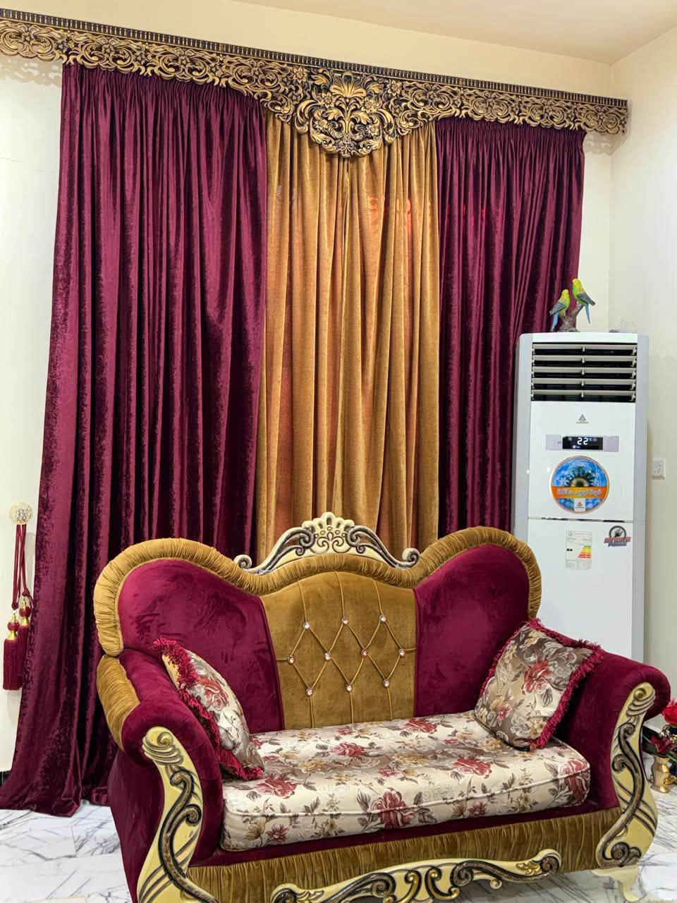 السلام عليكم
تخم مستعمل ملكي ، نظافة فول ، لون احمر و جوزي مميز و خشب من النوع القوي و الاصلي .
للتواصل *********** .
السعر ٨٠٠ الف و بيه مجال .
