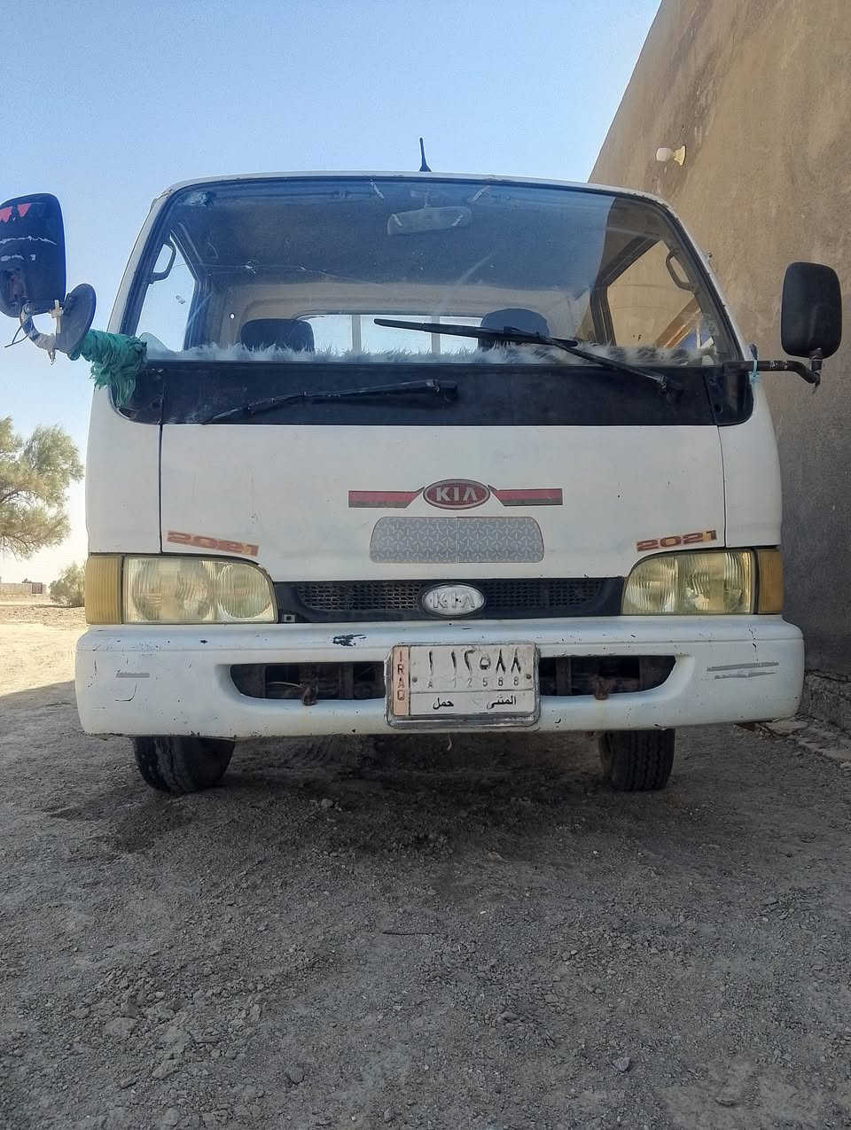 السلام عليكم كيا للبيع موديل 99 مكينه كير اكسن مكفولات تخم تاير مداور ثاني يوم سنويه 2028  رقمه الماني  مكان السياره السماوه السوير السعر 48 وبيه مجال  لشراي ***********
