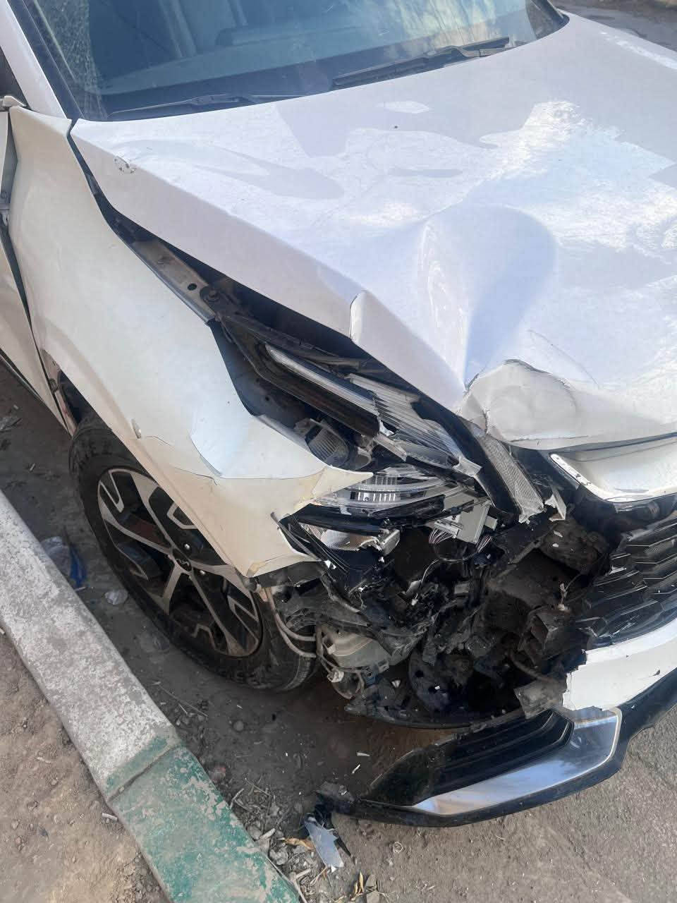سلام وعليكم كي سبورتج 23 على حادثه 165 سعر هاتف***********
