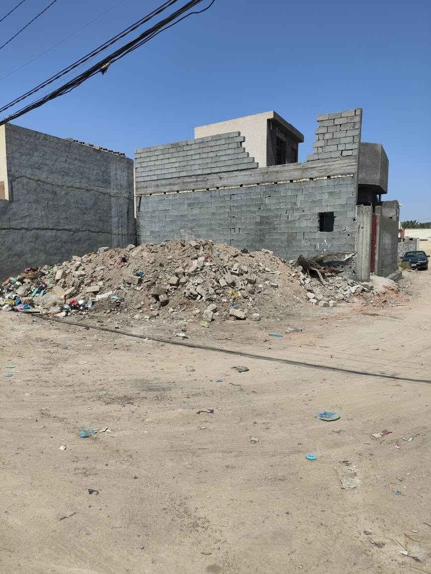 سلام عليكم مكلف بالنشر قطعه ارض للبيع ركنيه طريق كربلاء بغداد عمود 50وتنزل مسافه كيلوين عن شارع العام مساحه 100متر سند 25اقرار بسمك ثاني يوم السعر 25مليون وبيها مجال باقي التفاصيل أتصل *********** كربلاء, العراق
