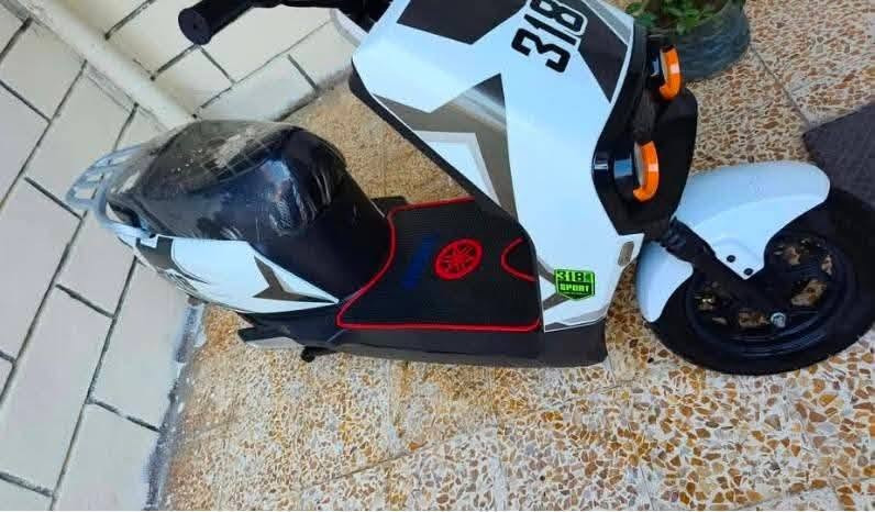 السلام عليكم ماطور شحن للبيع 318 بطريات تقره 10 ونص جديد بل حقيقه بعد احلا من الصور ملف وعقل شرط تيات جدد السعر 650 وبي مجال ***********
