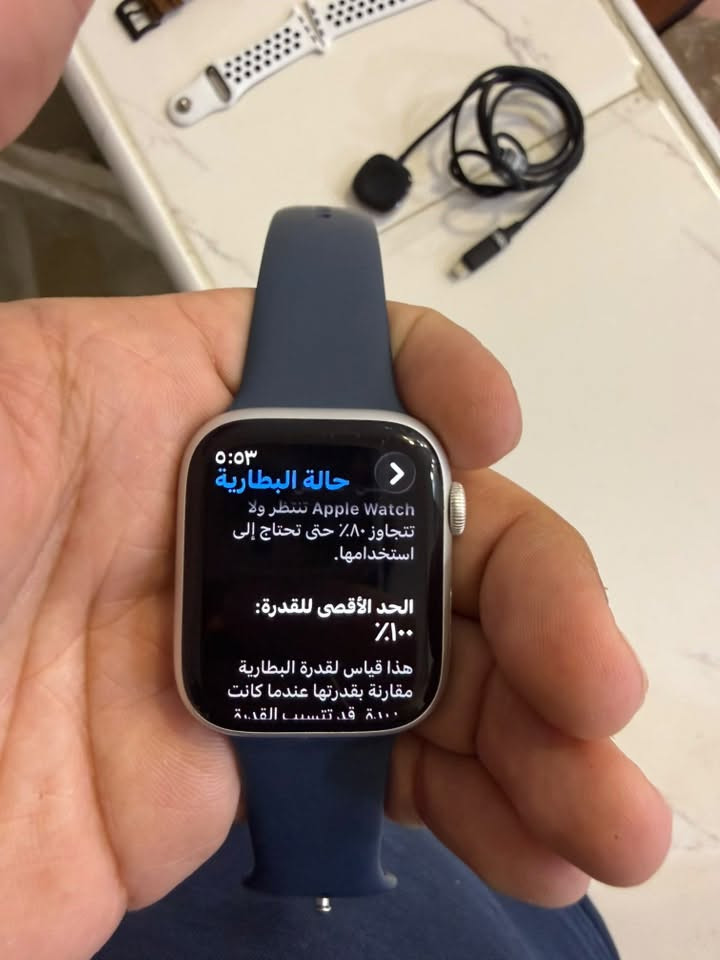 سلام عليكم ابل وتش الجيل ال9 حجم 45 ذاكره 64 البطاريه 100 لون التيتانيوم وياها 5سيوره و4 كفرات وياها كيبل كتان اصلي بدون كارتونه السعر 280 مكاني كربلاء ***********

