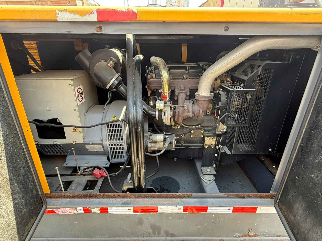 السلام عليكم
بيركنز 88kva بريطاني 
كاتم للصوت اطلس 
ساعات العمل 10 ساعه فقط زيرو 
نظام اوتو حمايه فول اوتماتيك
وضع بلاد شركة  
أربيل صناعه جنوبيه 
نظام اوتو حمايه فول اوتماتيك
وضع بلاد شركة  
🚚يوجد توصيل الى جميع المحافظات وبضمان🚚
🚚كياندن هةية بو هةموو شاركان بةكرينتى🚚
 للاستفسار:
 ابو علي 
***********
***********
***********
