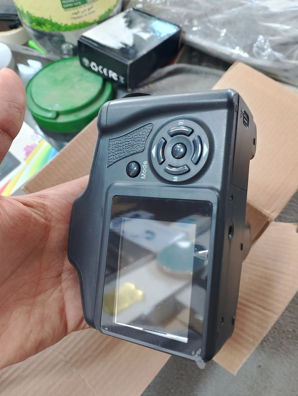 كاميرا رقمية من نوع HD Videocam تأتي في صندوقها الأصلي.تتميز بدقة تصوير تصل إلى 16 ميجابكسل كحد أقصى وشاشة LCD بحجم 2.4 بوصة.تدعم تصوير الفيديو بجودة 1080P وتحتوي على ميزة التثبيت الإلكتروني للصورة (EIS).
بسعر 30 ألف 
يوجد توصيل لجميع المحافضات 🛵 
***********
