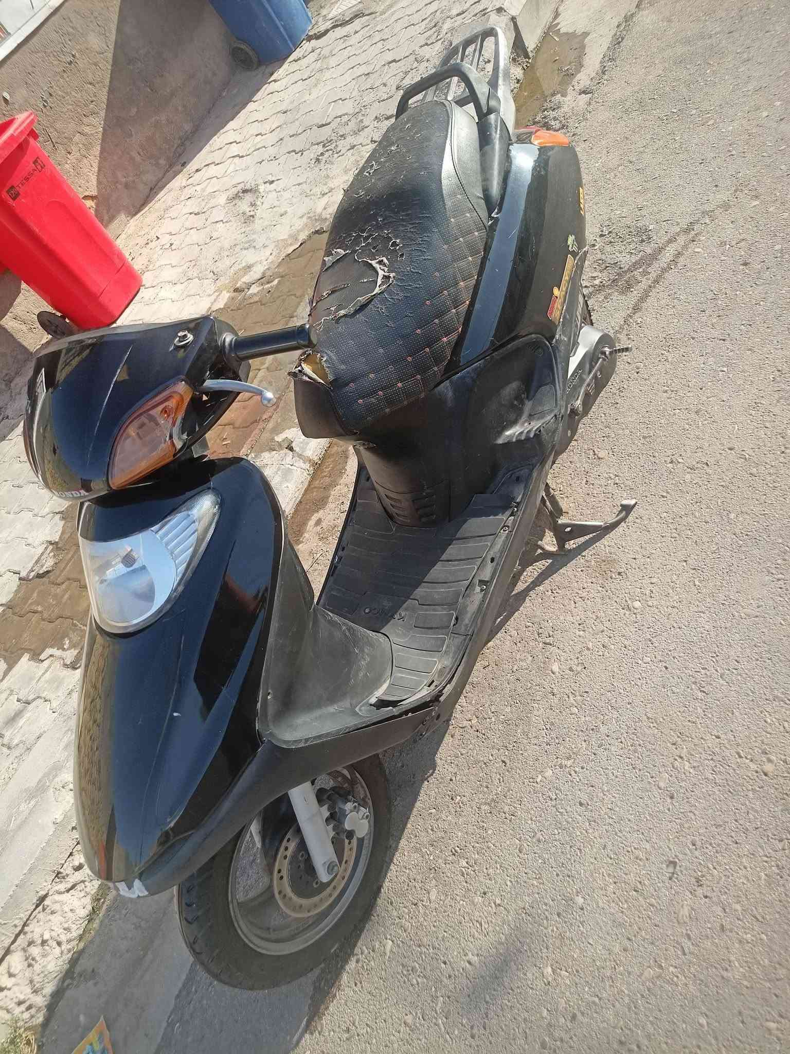 سلام عليكم سبيسي للبيع دراجه مكفوله كفاله عامه ماعده بس بستم مبدل باقي غراضه كله بلاد والاصلي معوزه اي شي بس قفل جنطه ميشتغل وباقي كله شغال سعره 600 مكاني كوت المشروع 
***********
