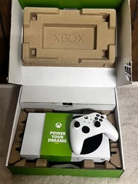Xbox Series S • 512GB • ما مفتوح